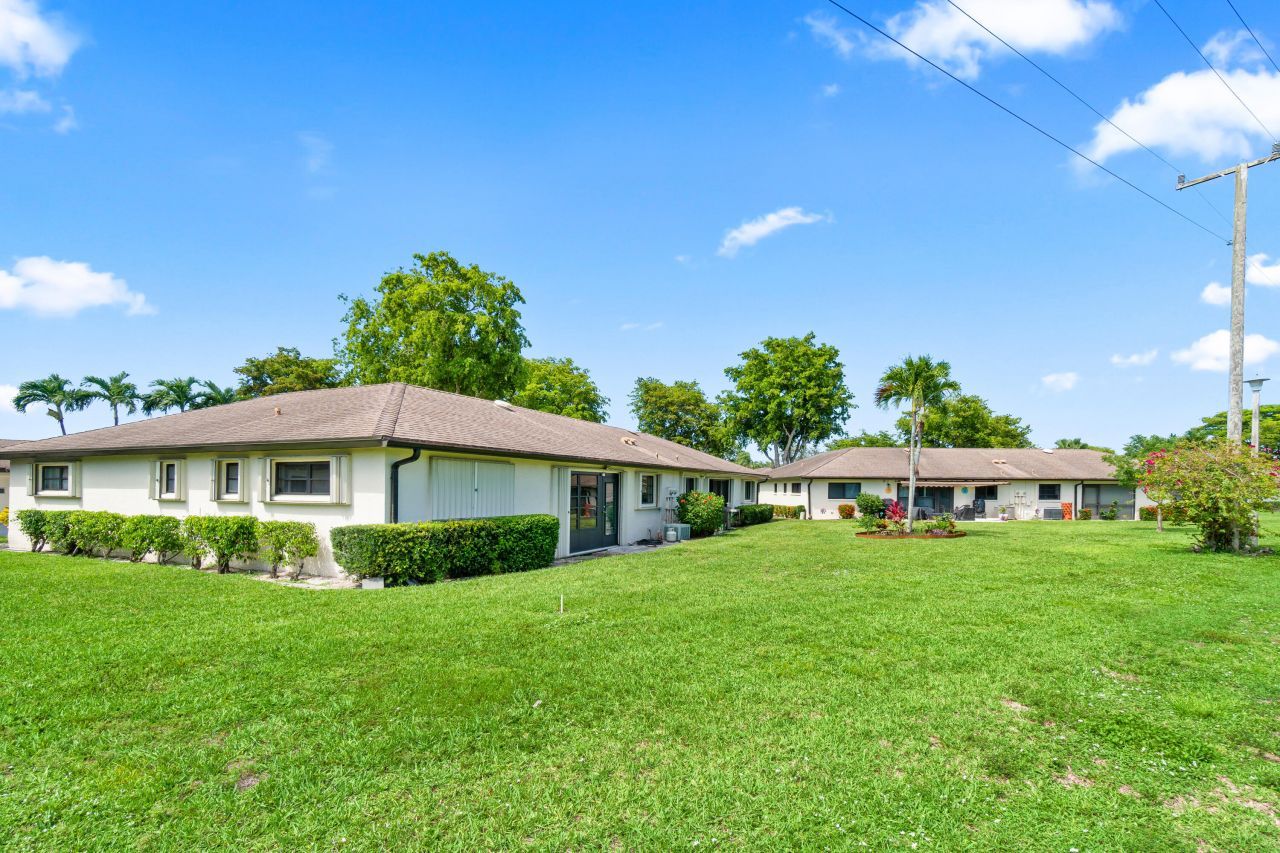 4858 Equestrian Road, Unit B, Boynton Beach, FL 33436 Photo