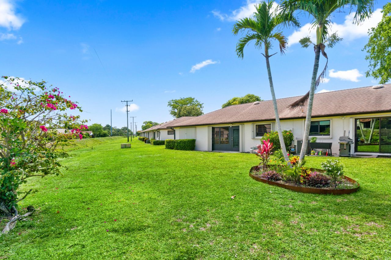 4858 Equestrian Road, Unit B, Boynton Beach, FL 33436 Photo