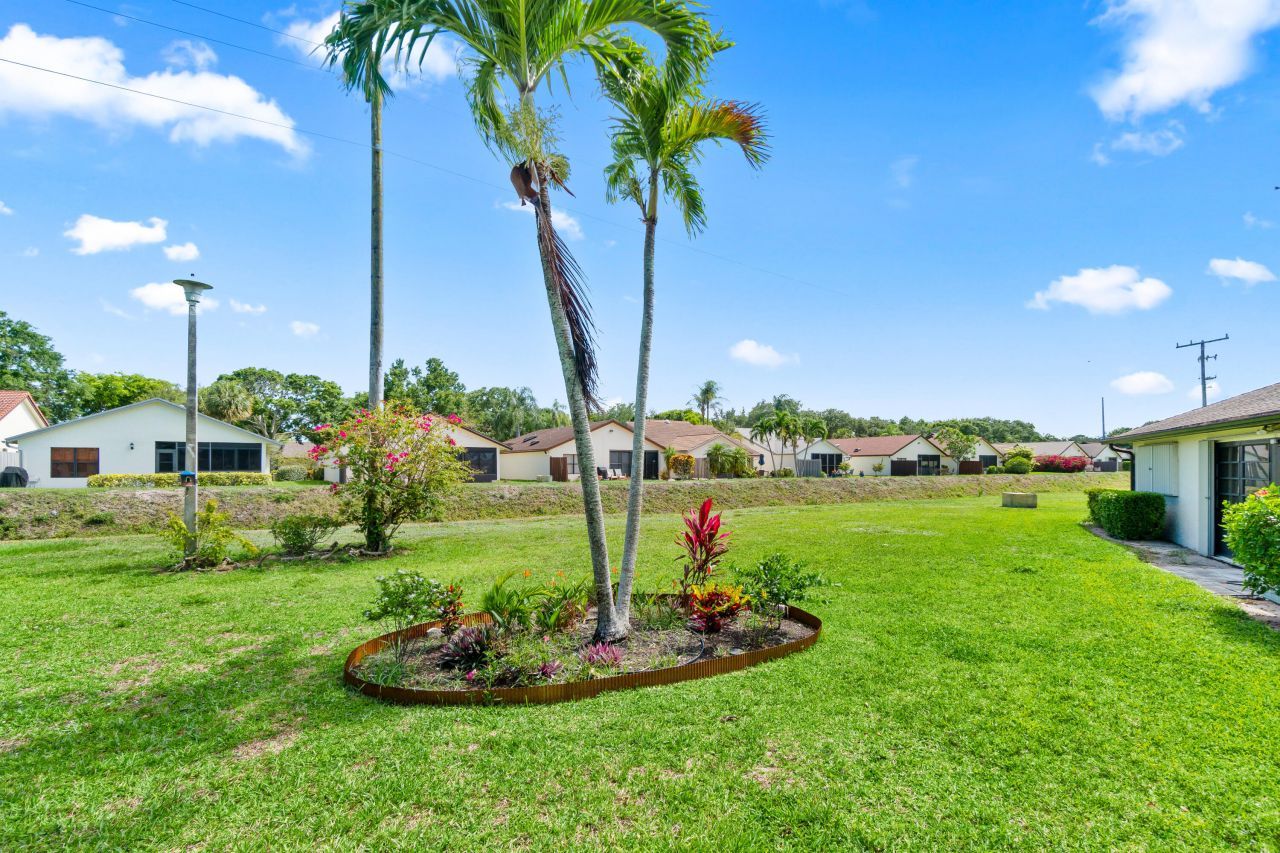 4858 Equestrian Road, Unit B, Boynton Beach, FL 33436 Photo