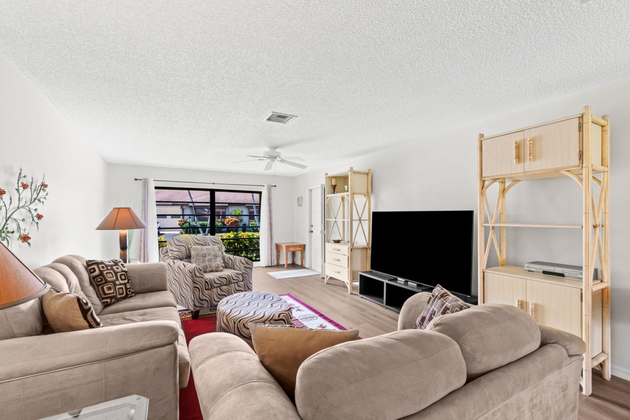 4858 Equestrian Road, Unit B, Boynton Beach, FL 33436 Photo