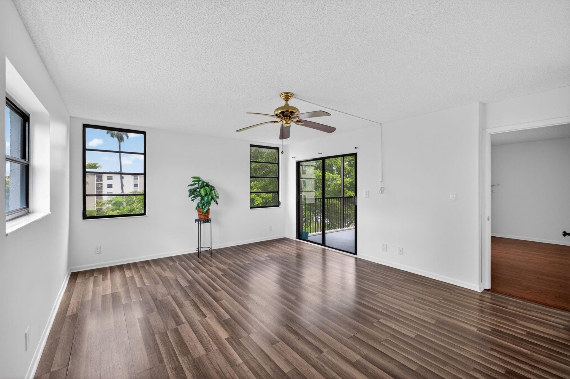 2112 S Cypress Bend Drive, Unit 401, Pompano Beach, FL 33069 Photo