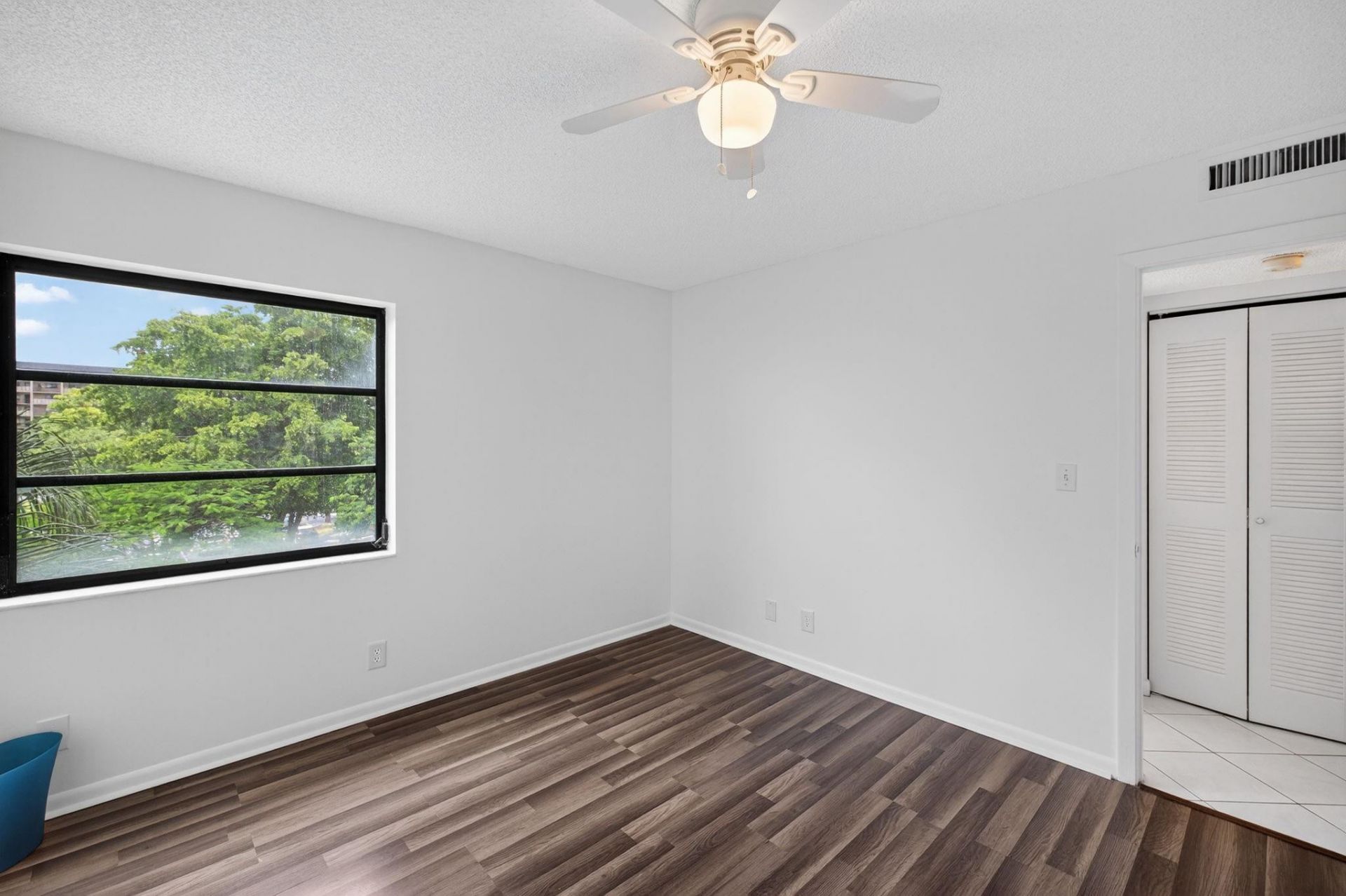 2112 S Cypress Bend Drive, Unit 401, Pompano Beach, FL 33069 Photo