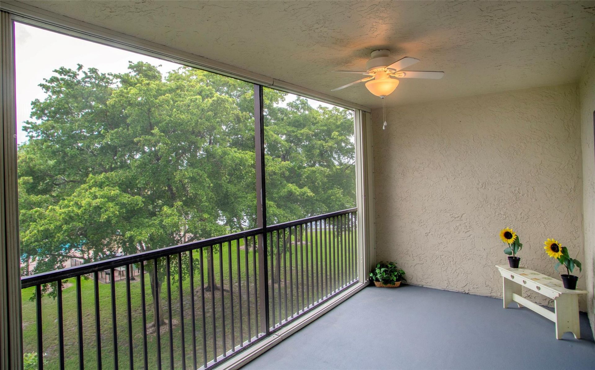 2112 S Cypress Bend Drive, Unit 401, Pompano Beach, FL 33069 Photo