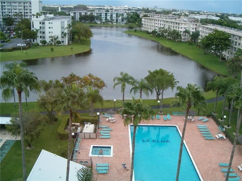 2112 S Cypress Bend Drive, Unit 401, Pompano Beach, FL 33069 Photo