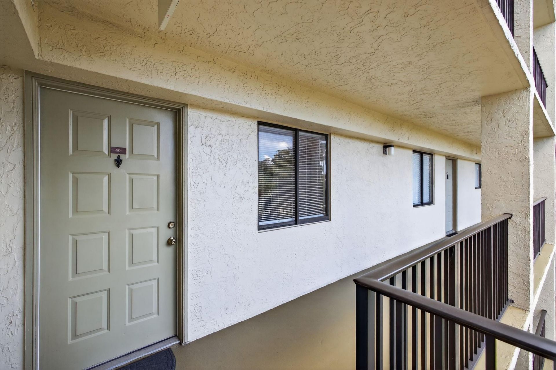 2112 S Cypress Bend Drive, Unit 401, Pompano Beach, FL 33069 Photo