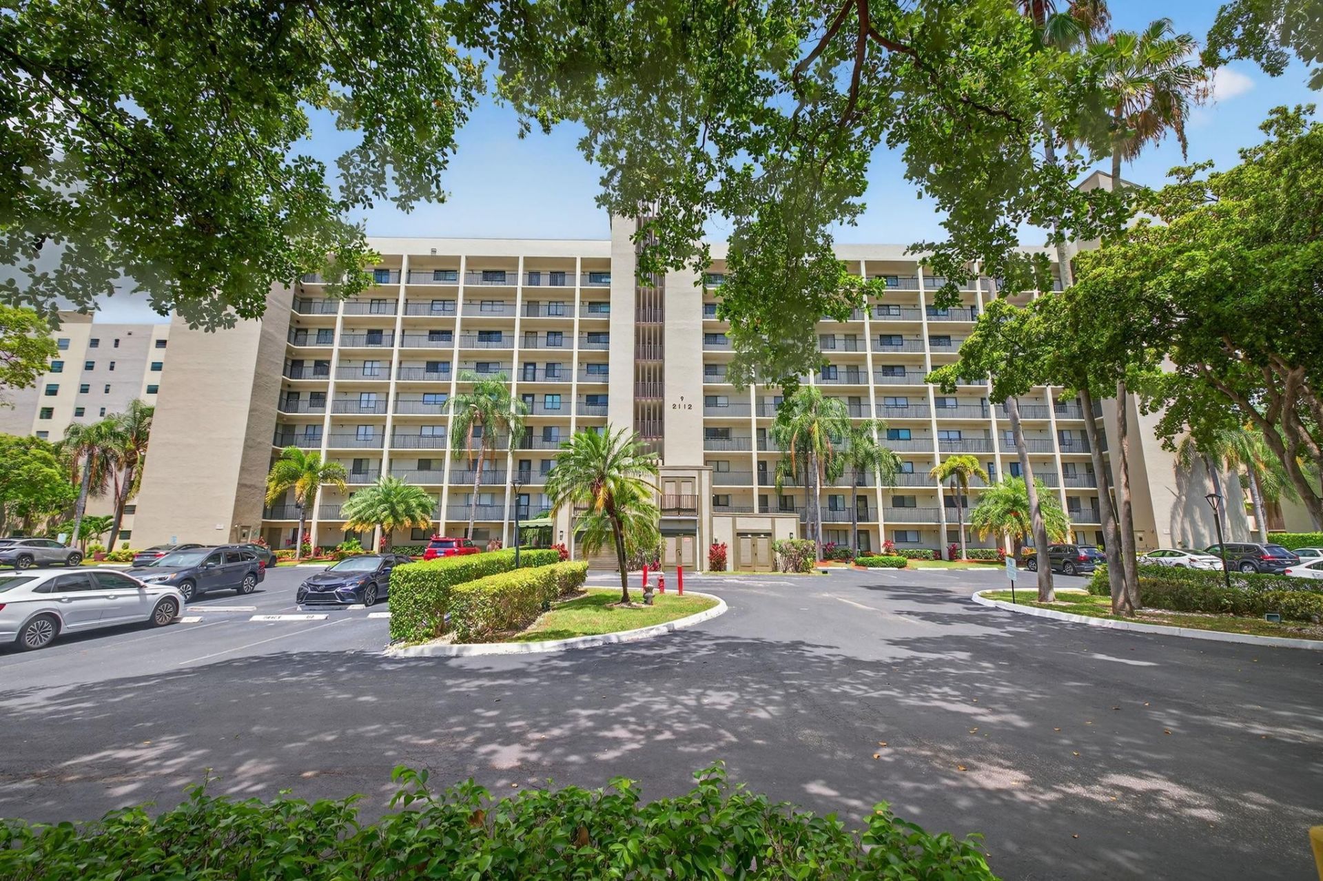 2112 S Cypress Bend Drive, Unit 401, Pompano Beach, FL 33069 Photo