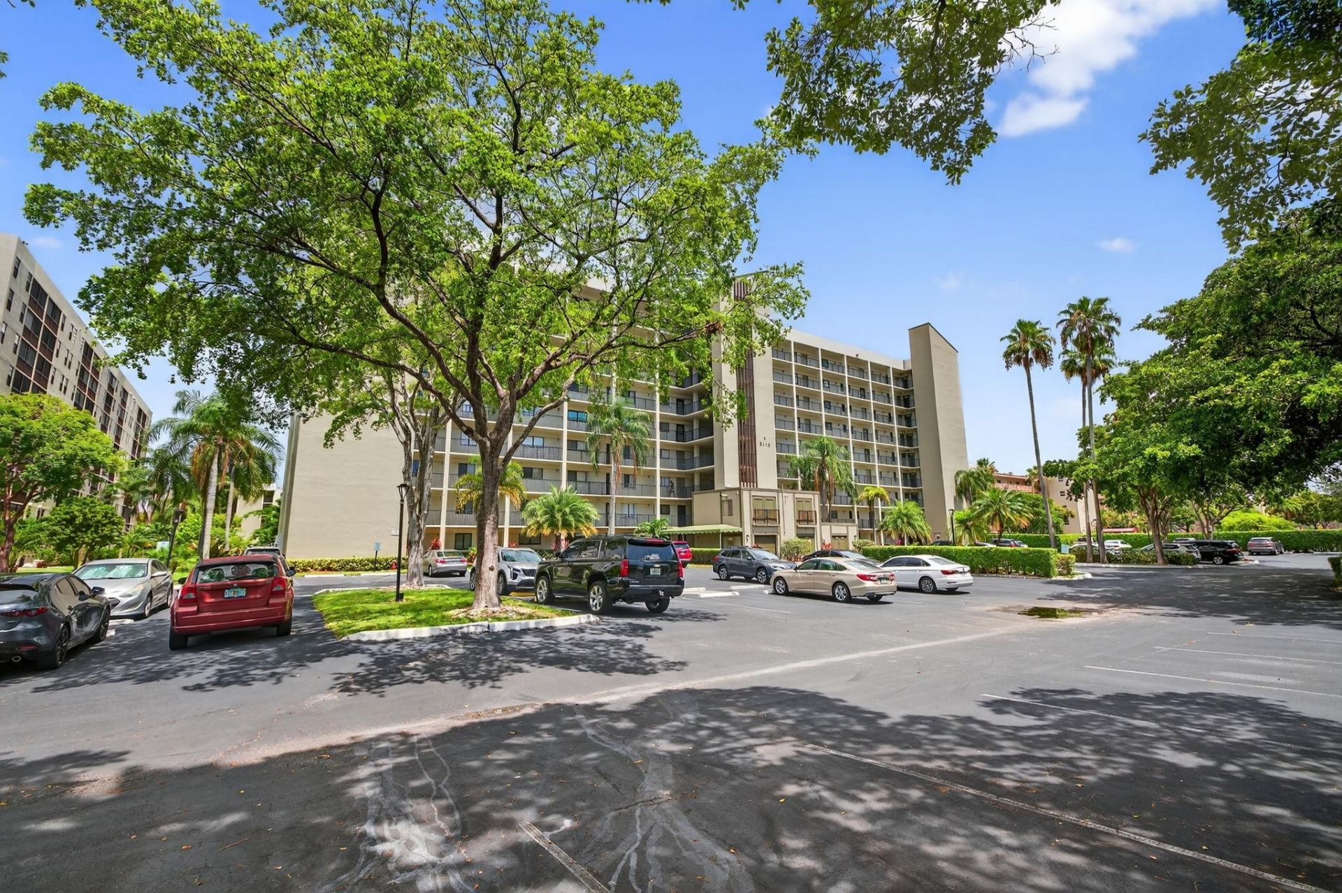 2112 S Cypress Bend Drive, Unit 401, Pompano Beach, FL 33069 Photo