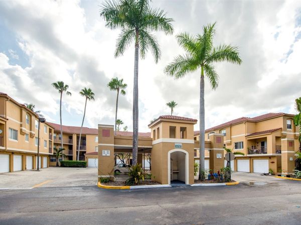 761 N Pine Island Road, Unit 106, Plantation, FL 33324