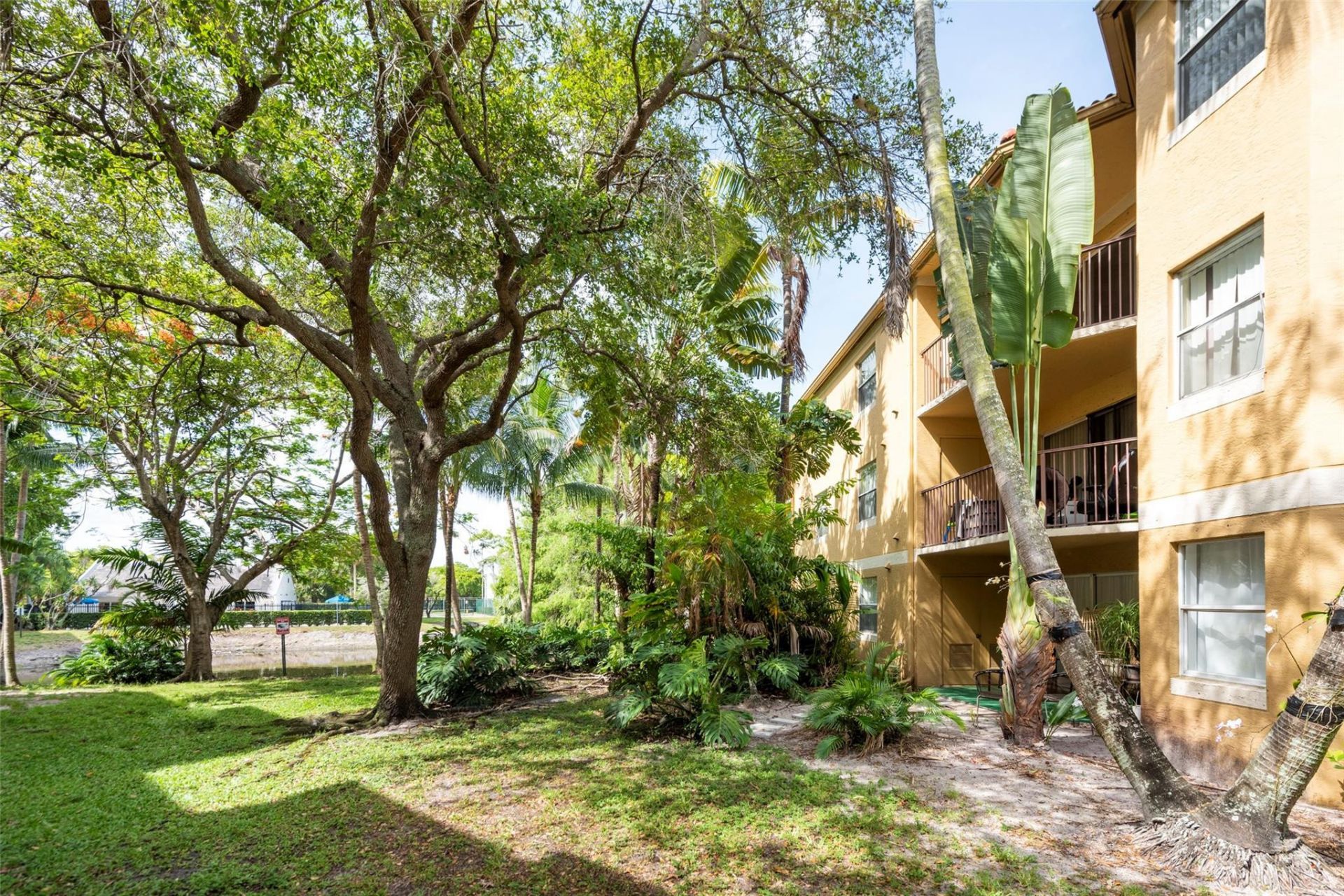 761 N Pine Island Road, Unit 106, Plantation, FL 33324 Photo