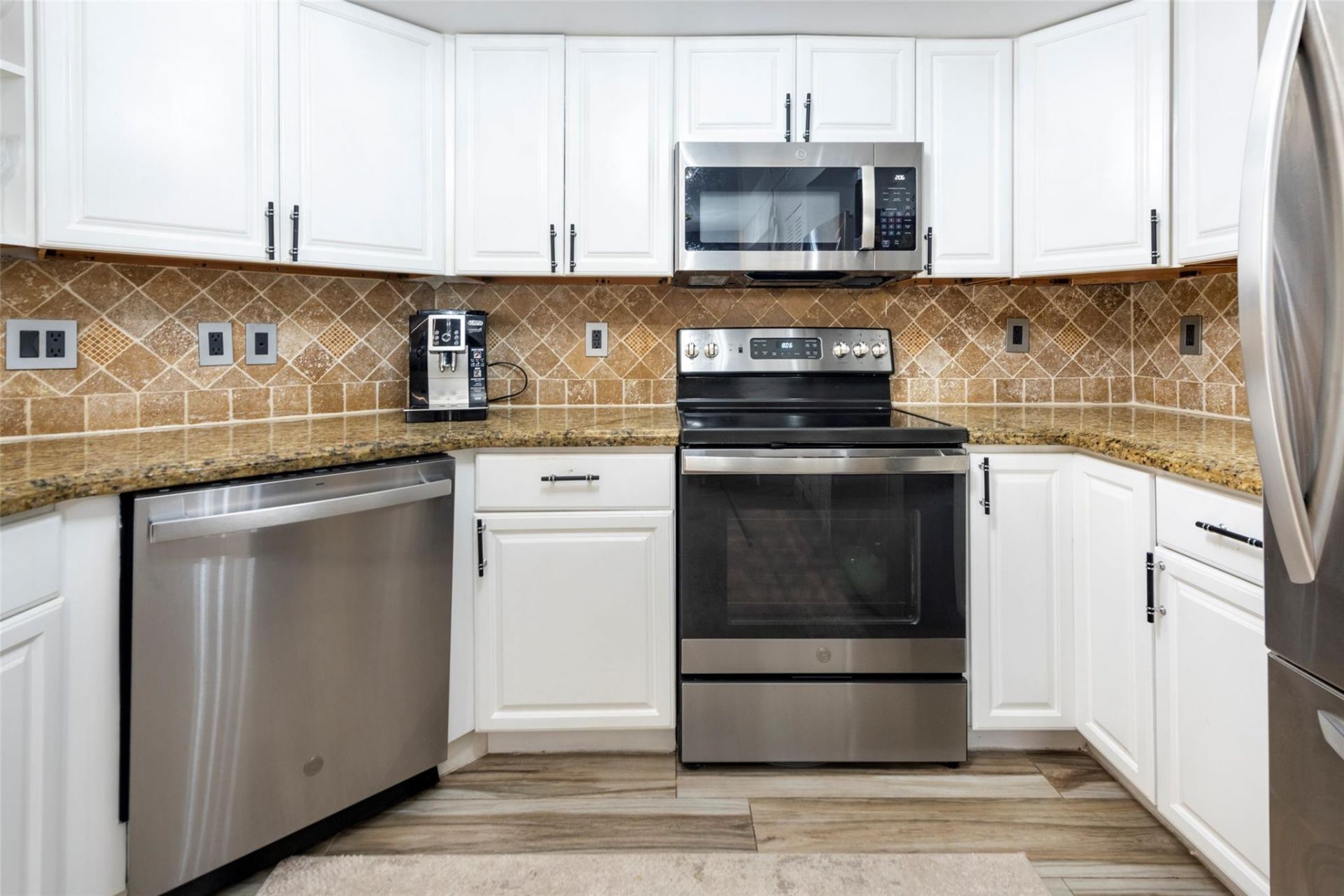 761 N Pine Island Road, Unit 106, Plantation, FL 33324 Photo