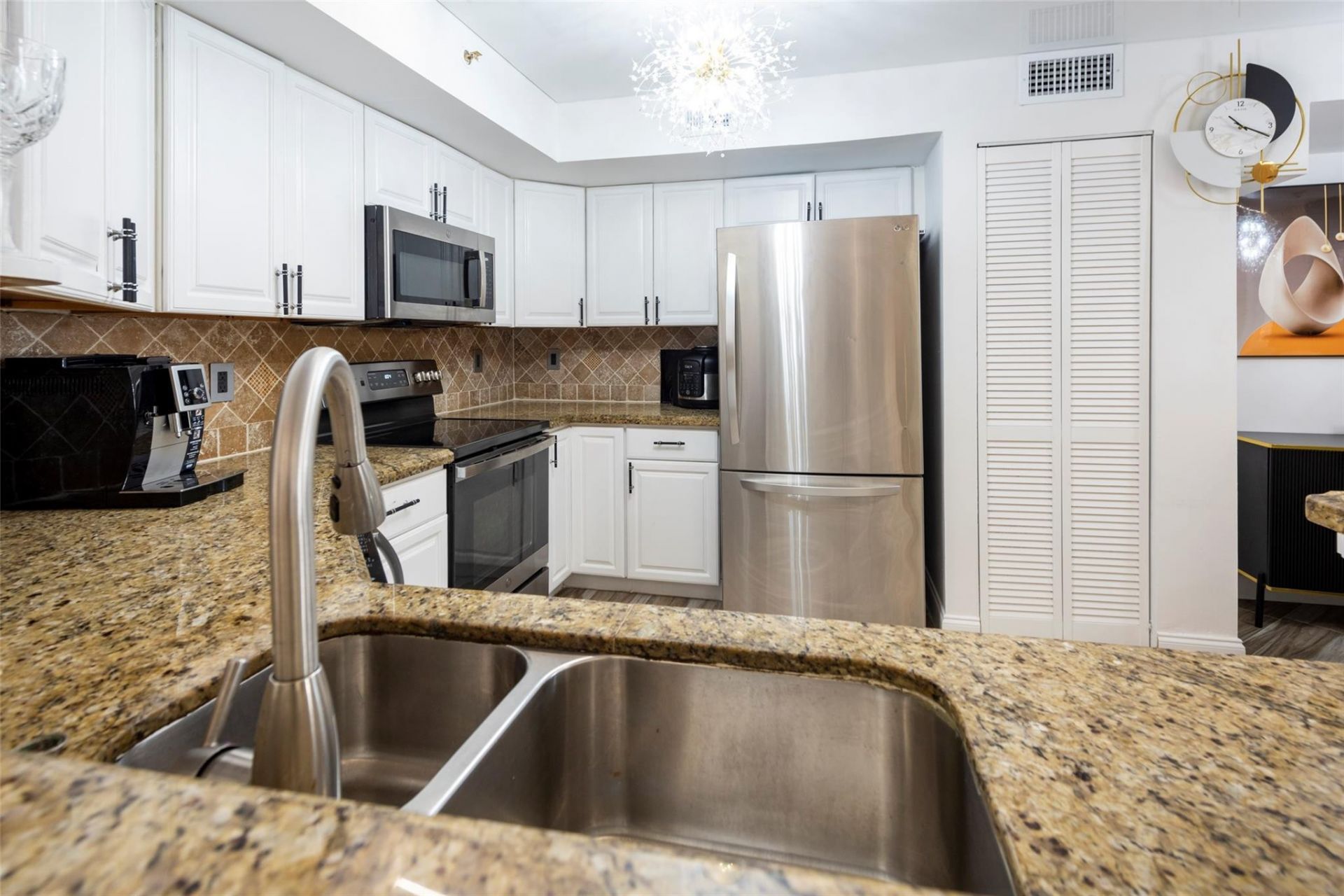 761 N Pine Island Road, Unit 106, Plantation, FL 33324 Photo