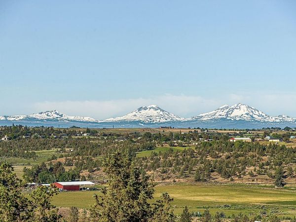 454 SE Manzanita Drive, Madras, OR 97741