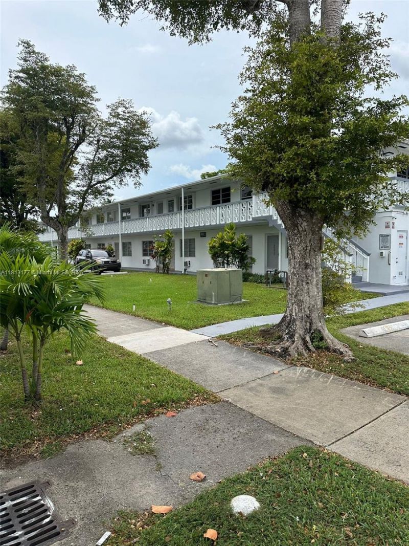 100 NW 204th St, Unit 3, Miami Gardens, FL 33169 Photo