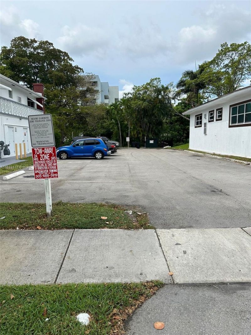 100 NW 204th St, Unit 3, Miami Gardens, FL 33169 Photo