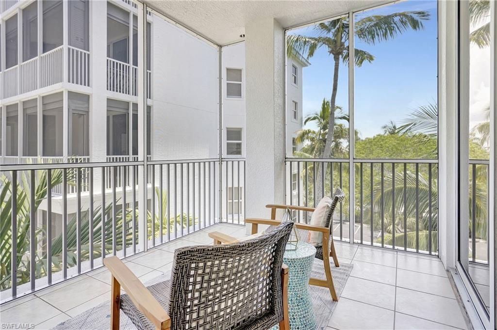 470 Launch Cir, Unit V-405, Naples, FL 34108 Photo