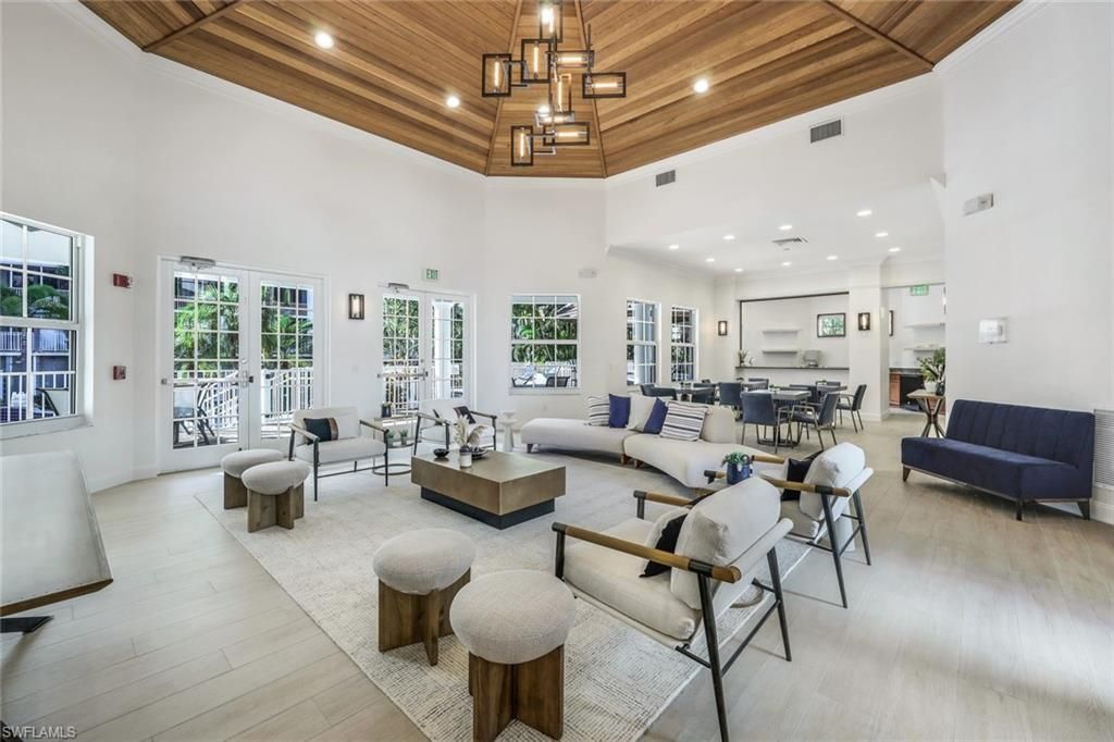 470 Launch Cir, Unit V-405, Naples, FL 34108 Photo