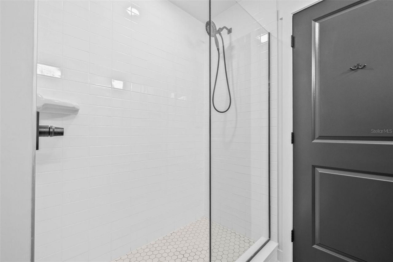 221 Main Street N, Unit 1205, Saint Petersburg, FL 33716 Photo