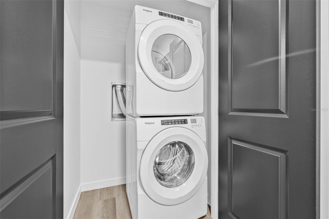 221 Main Street N, Unit 1205, Saint Petersburg, FL 33716 Photo