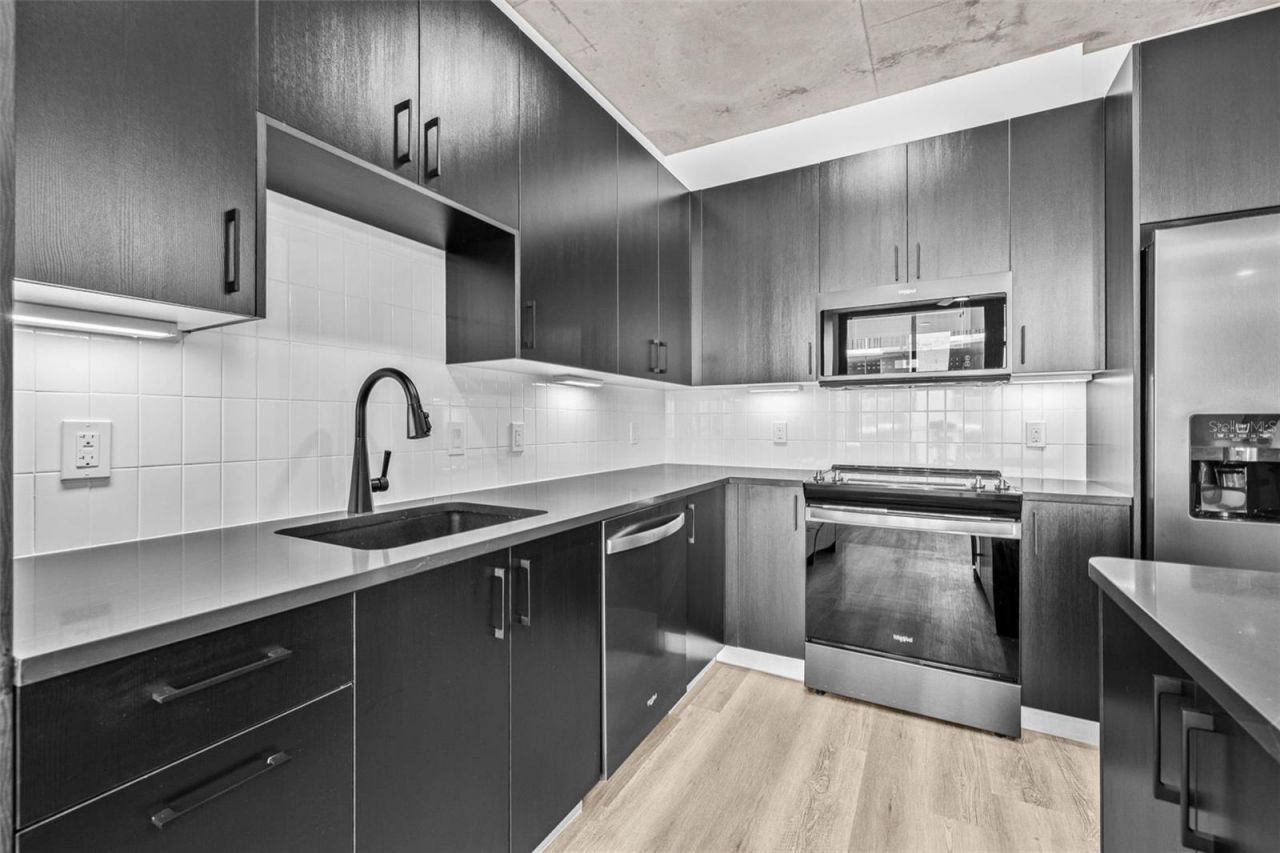 221 Main Street N, Unit 1205, Saint Petersburg, FL 33716 Photo