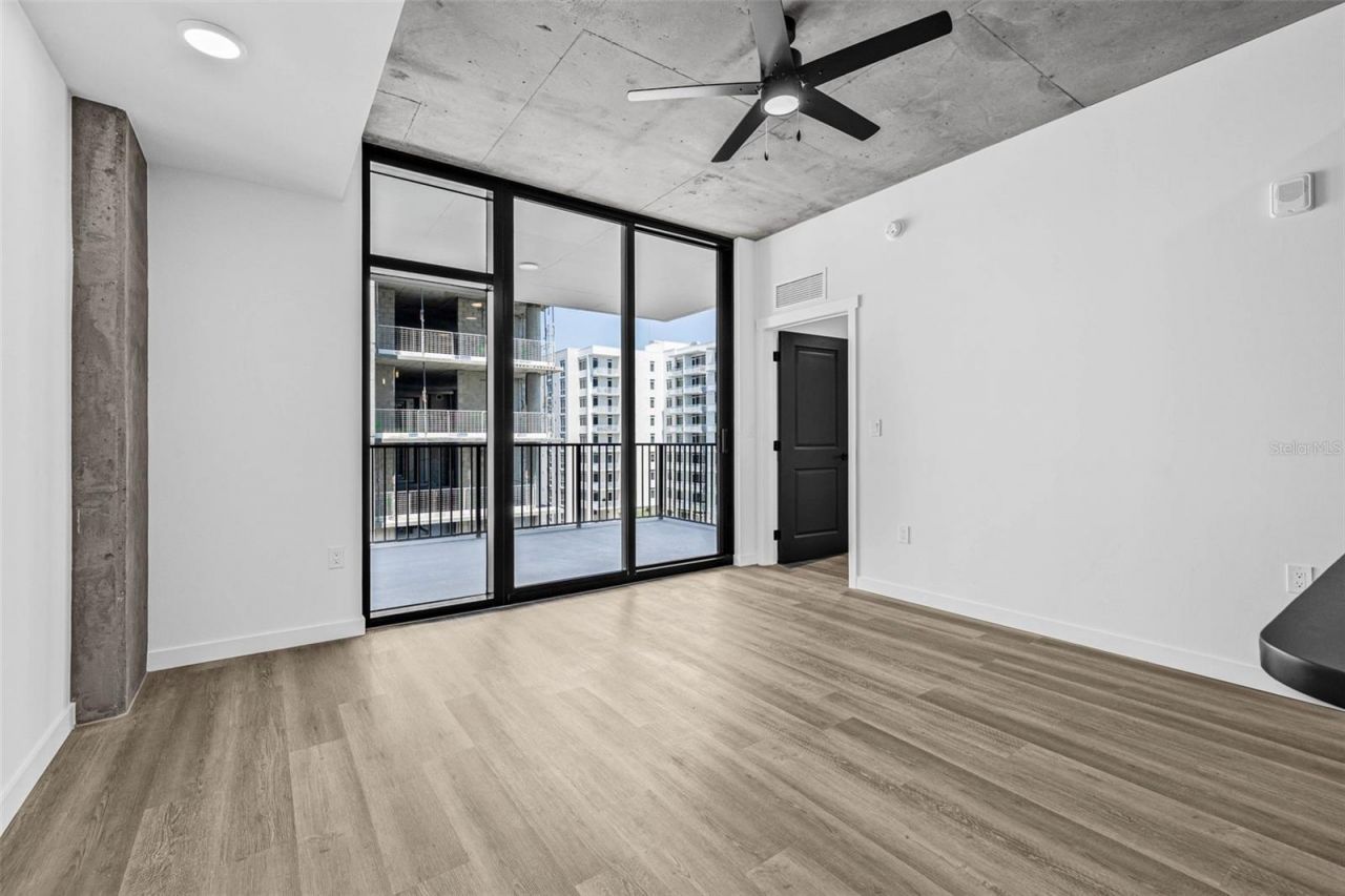 221 Main Street N, Unit 1205, Saint Petersburg, FL 33716 Photo