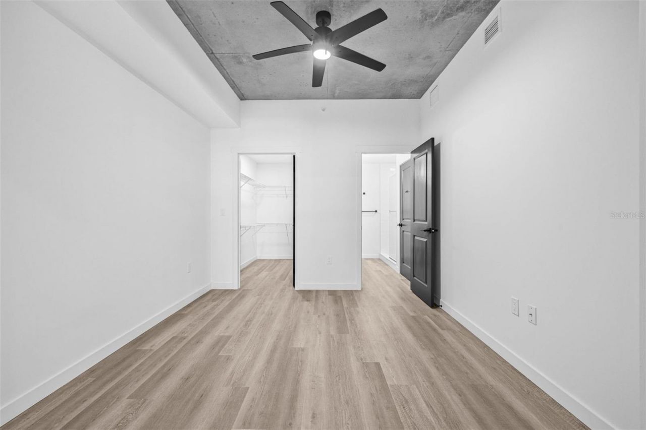 221 Main Street N, Unit 1204, Saint Petersburg, FL 33716 Photo