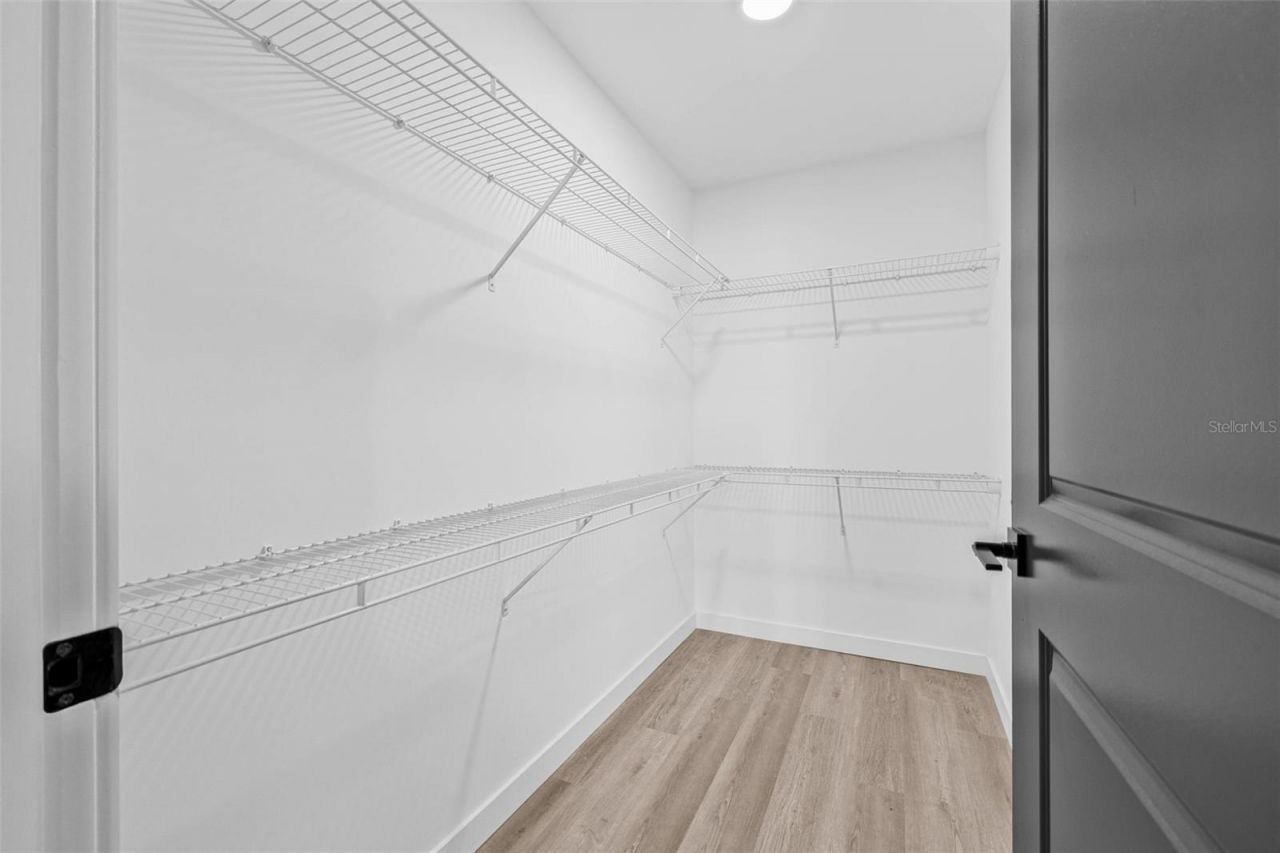 221 Main Street N, Unit 1204, Saint Petersburg, FL 33716 Photo