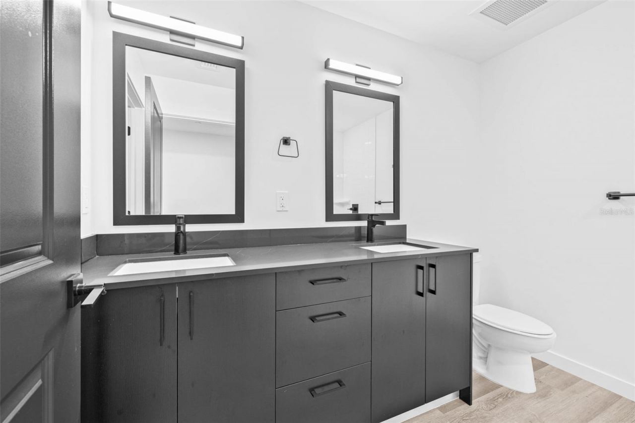 221 Main Street N, Unit 1204, Saint Petersburg, FL 33716 Photo