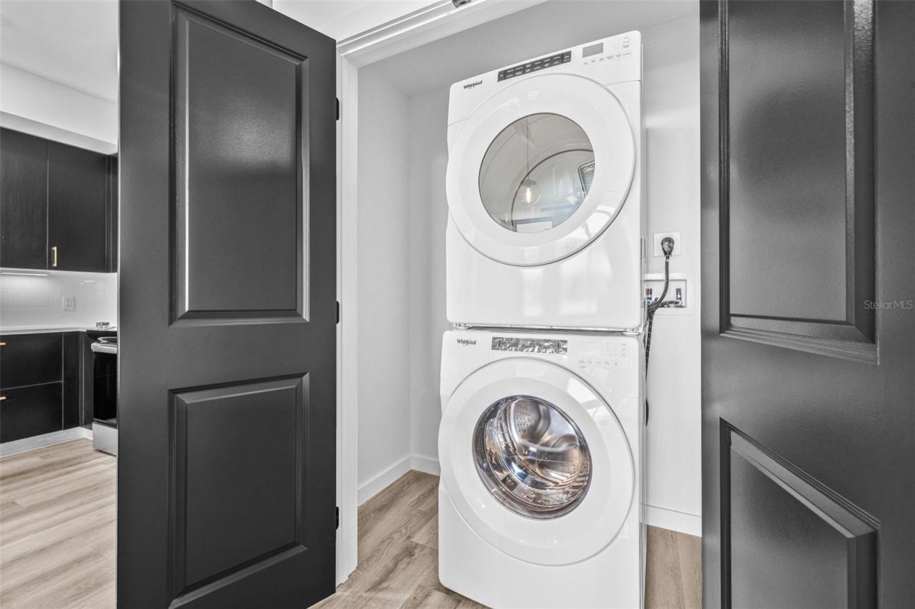 221 Main Street N, Unit 808, Saint Petersburg, FL 33716 Photo