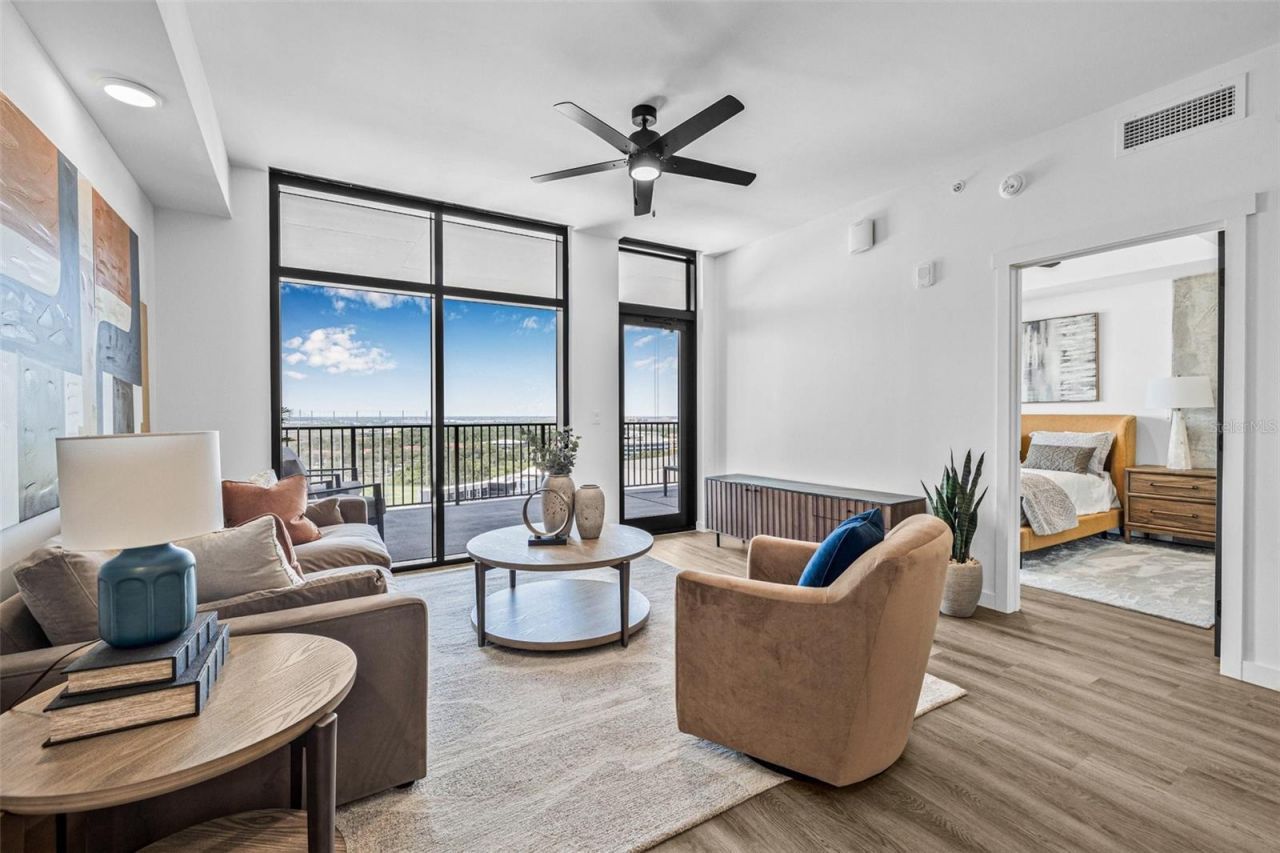 221 Main Street N, Unit 808, Saint Petersburg, FL 33716 Photo