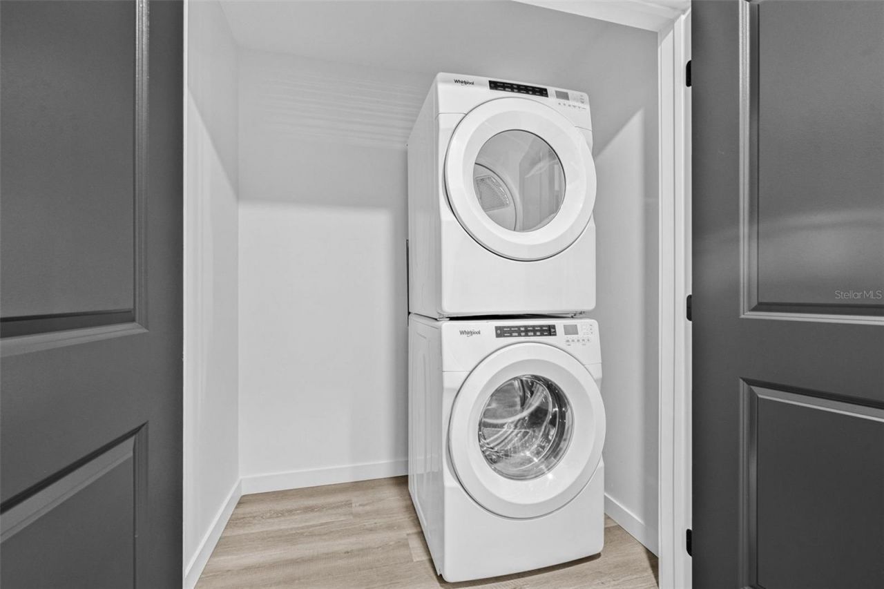 221 Main Street N, Unit 1217, Saint Petersburg, FL 33716 Photo