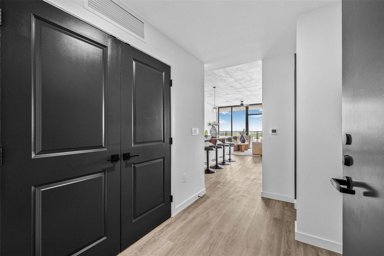 221 Main Street N, Unit 1217, Saint Petersburg, FL 33716 Photo