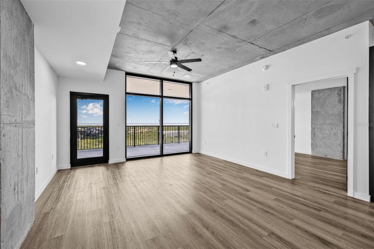 221 Main Street N, Unit 1109, Saint Petersburg, FL 33716 Photo