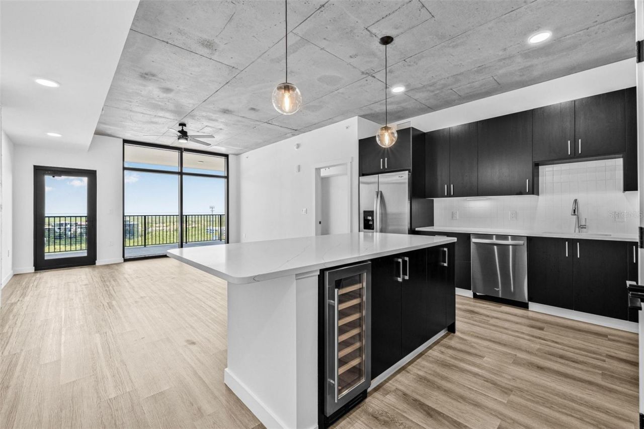 221 Main Street N, Unit 1109, Saint Petersburg, FL 33716 Photo