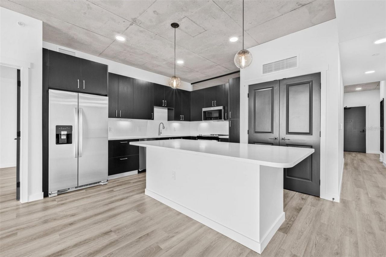 221 Main Street N, Unit 1109, Saint Petersburg, FL 33716 Photo