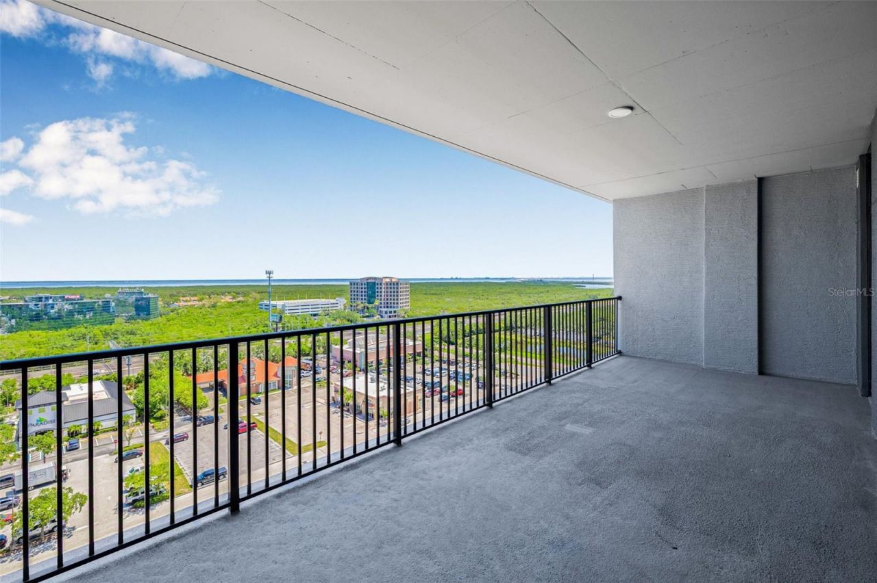 221 Main Street N, Unit 1109, Saint Petersburg, FL 33716 Photo