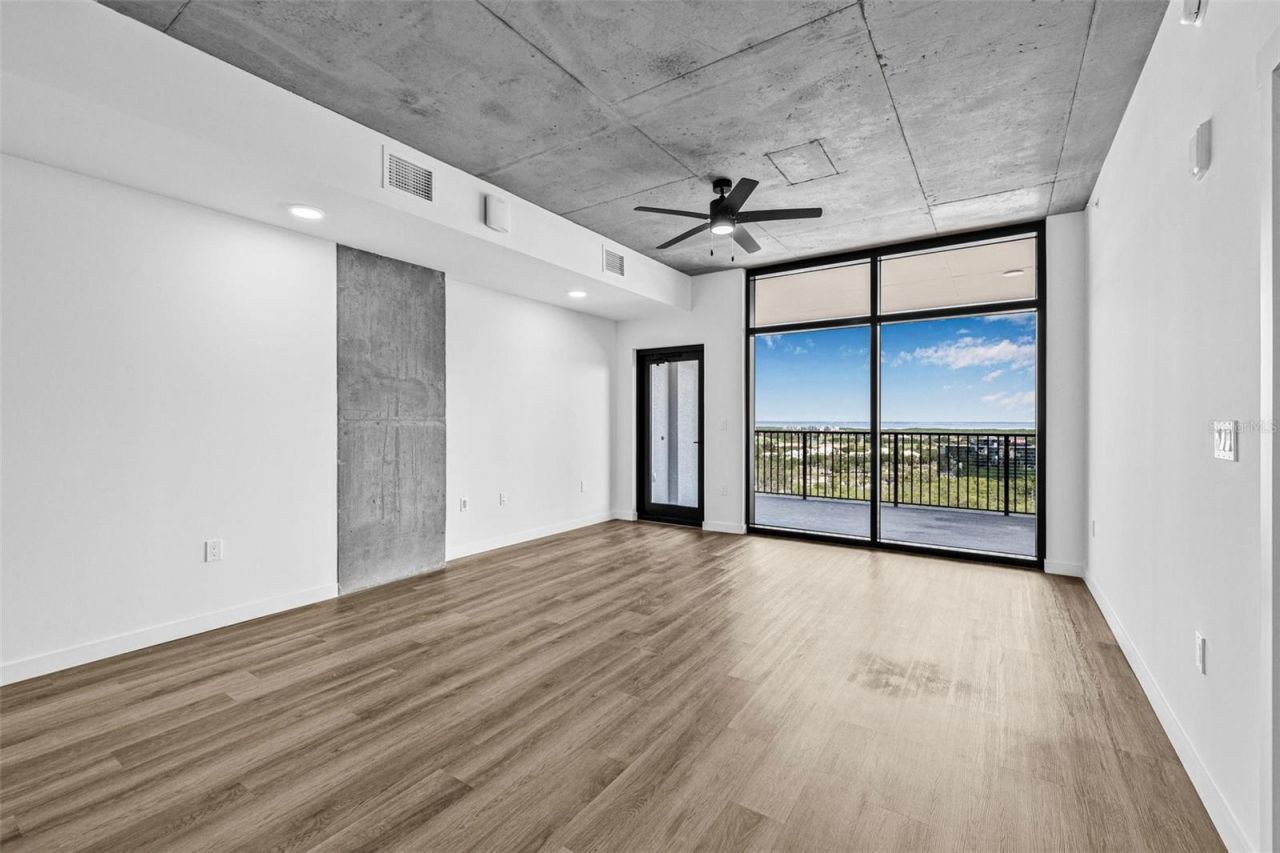 221 Main Street N, Unit 1109, Saint Petersburg, FL 33716 Photo