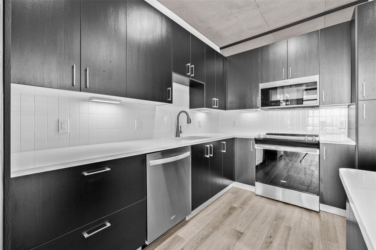 221 Main Street N, Unit 1109, Saint Petersburg, FL 33716 Photo