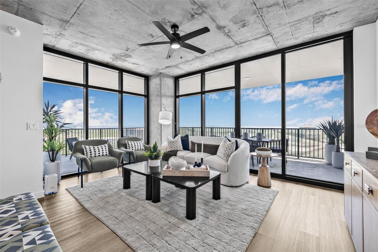 221 Main Street N, Unit 1518, Saint Petersburg, FL 33716 Photo