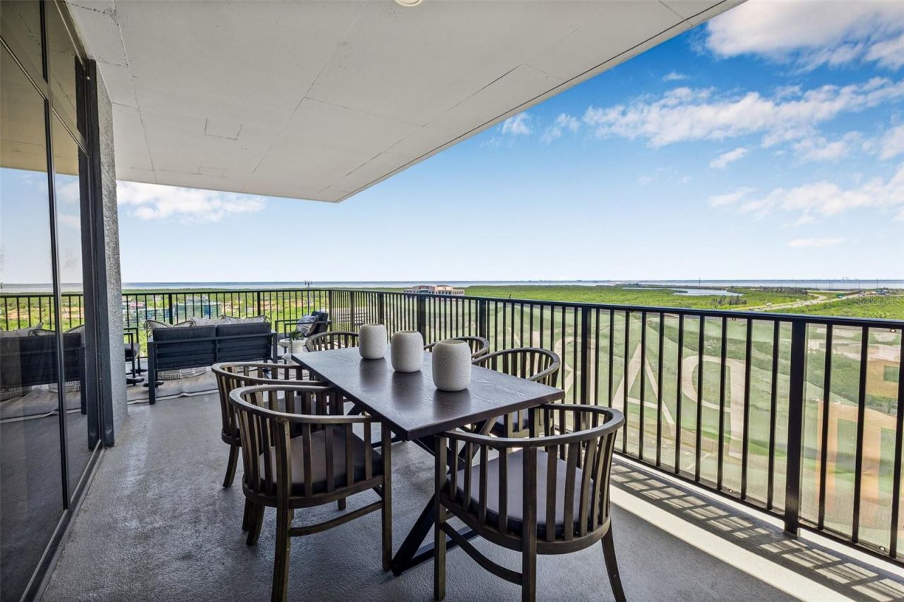 221 Main Street N, Unit 1518, Saint Petersburg, FL 33716 Photo