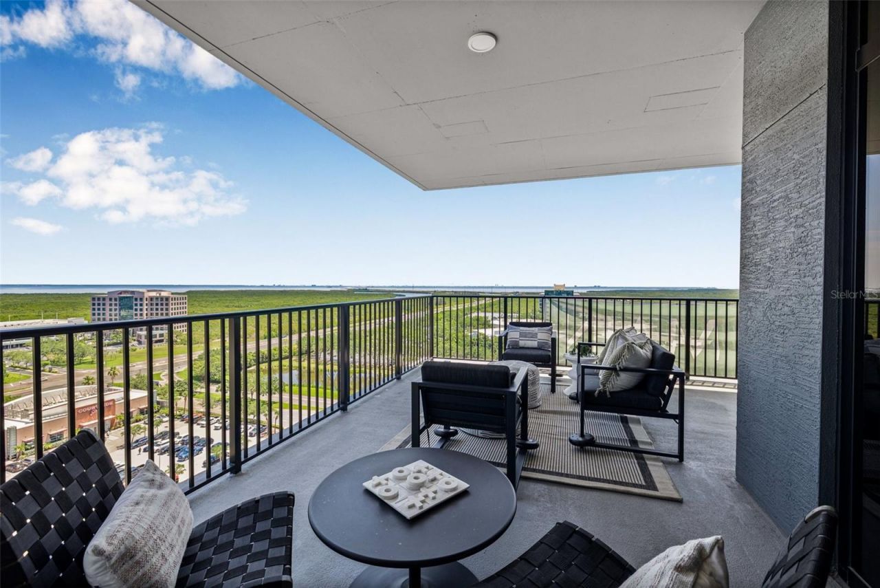 221 Main Street N, Unit 1518, Saint Petersburg, FL 33716 Photo