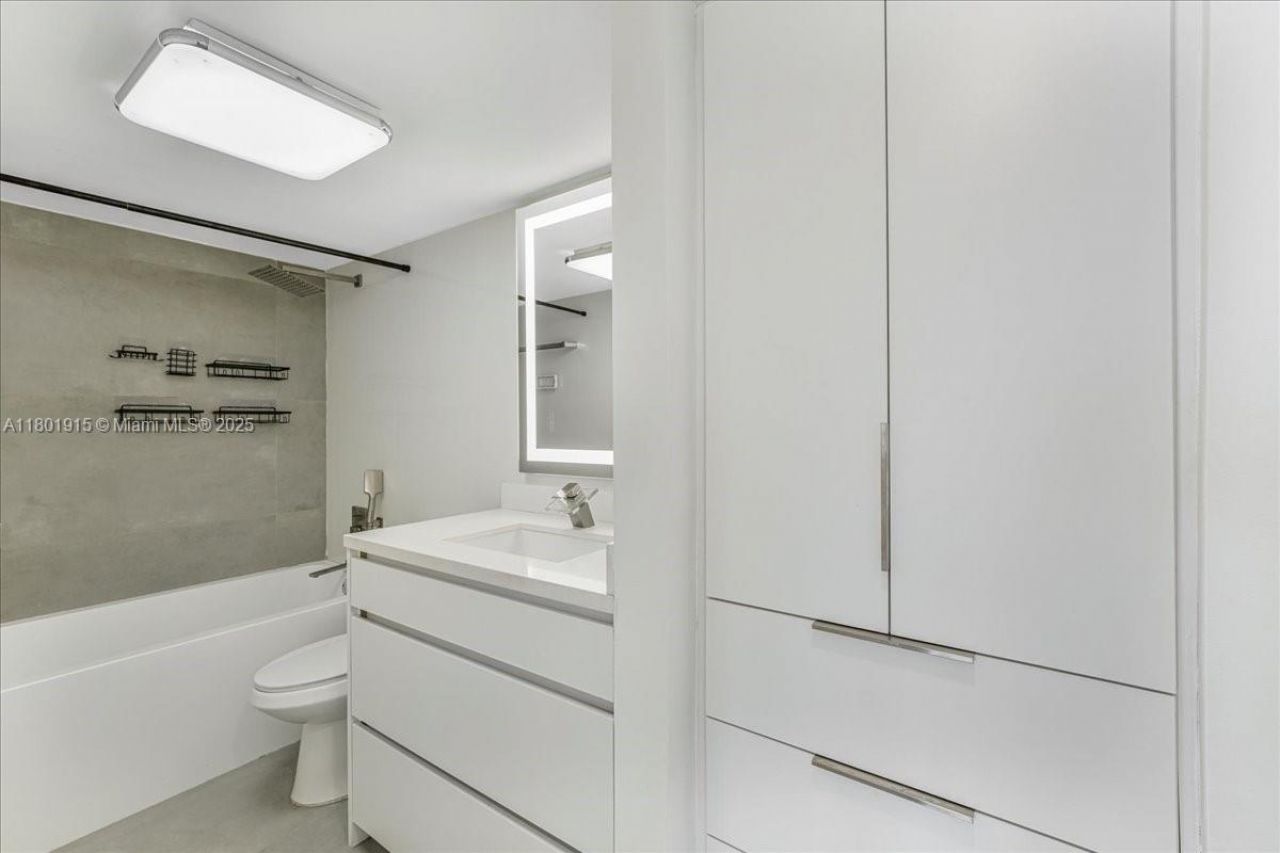 1865 79th St, Unit 12G, North Bay Village, FL 33141 Photo