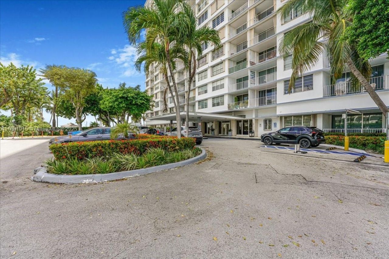 1865 79th St, Unit 12G, North Bay Village, FL 33141 Photo