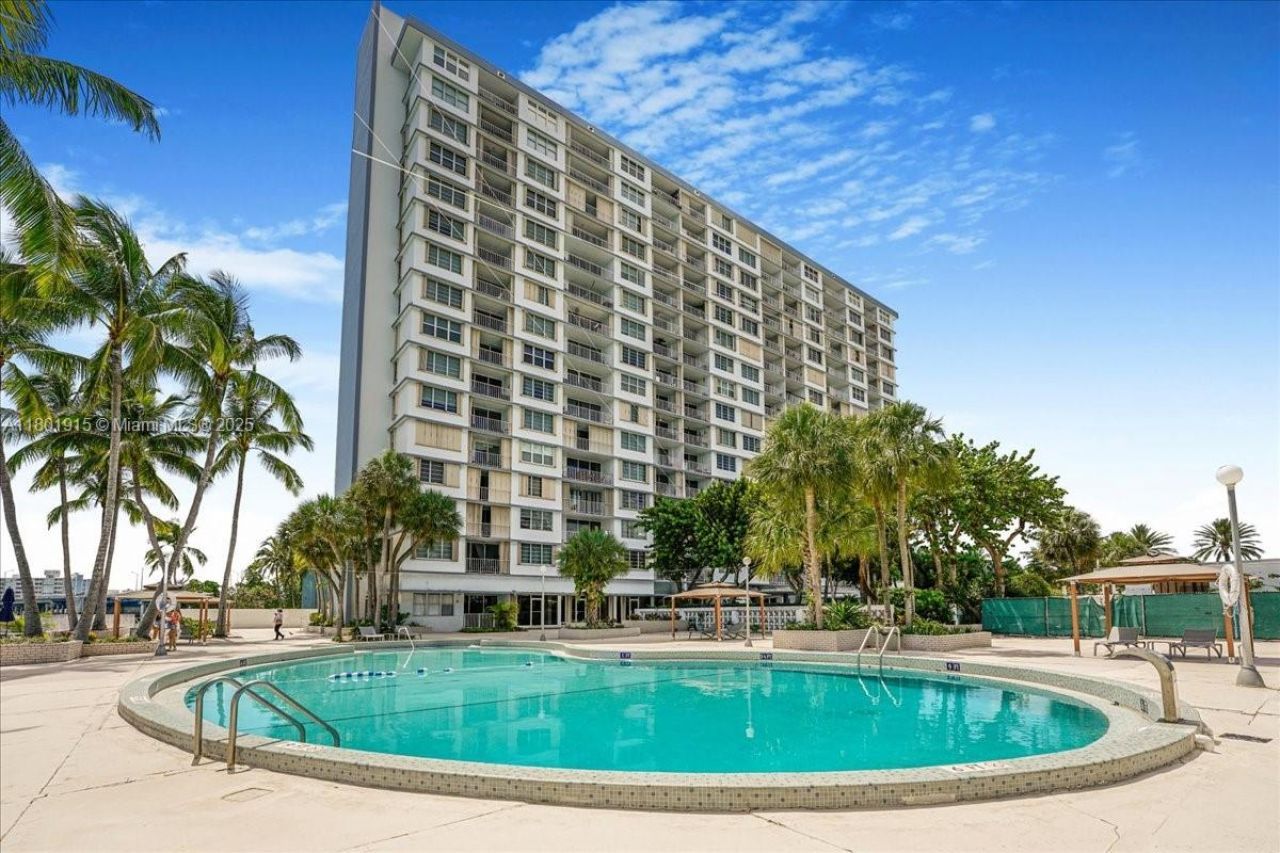 1865 79th St, Unit 12G, North Bay Village, FL 33141 Photo