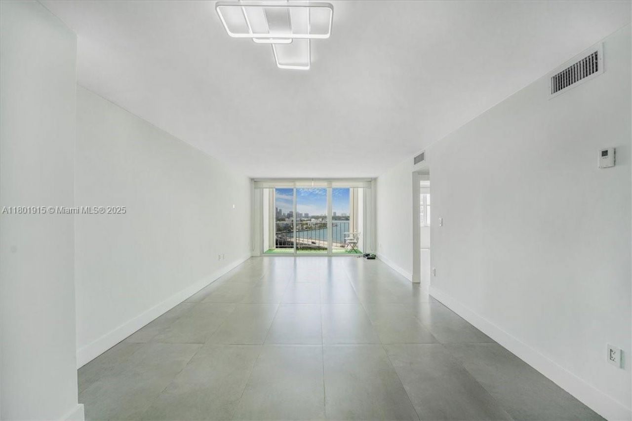 1865 79th St, Unit 12G, North Bay Village, FL 33141 Photo