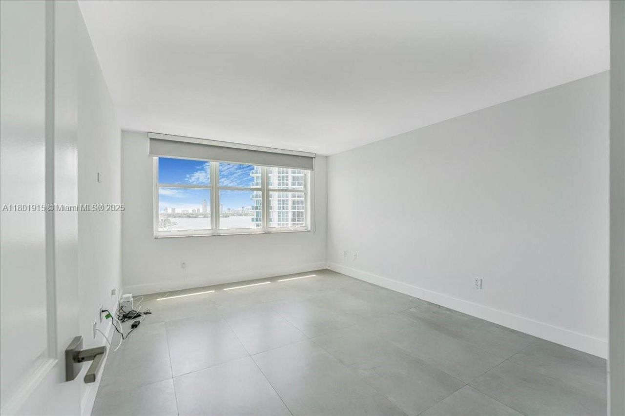 1865 79th St, Unit 12G, North Bay Village, FL 33141 Photo