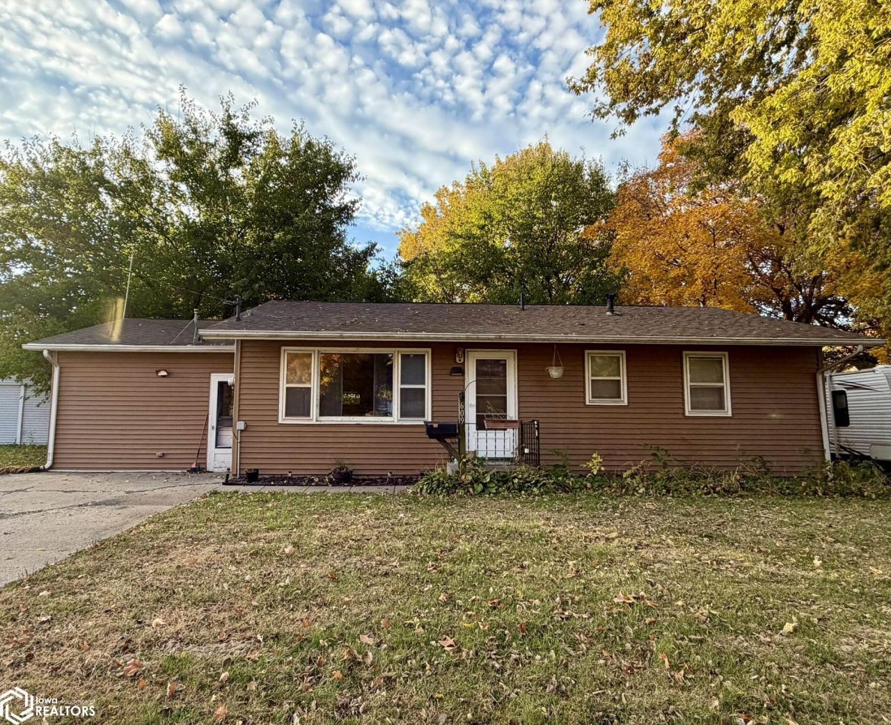 609 Townsend Avenue, Wapello, IA 52653 Main Photo