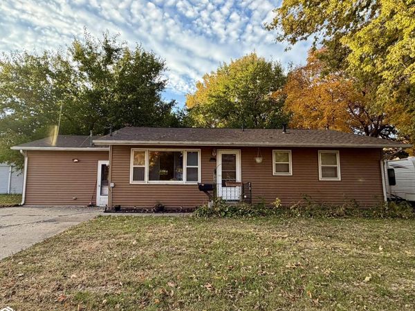609 Townsend Avenue, Wapello, IA 52653