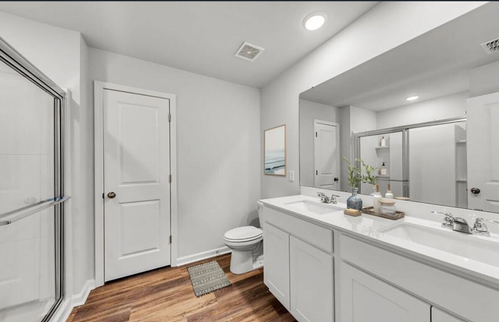 725 Meadowbrook Lane Photo 12