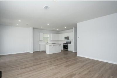 725 Meadowbrook Lane Photo 7