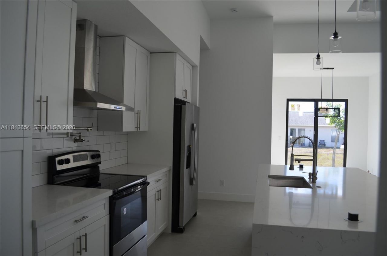 1728 Kismet Pkwy W, Cape Coral, FL 33993 Photo